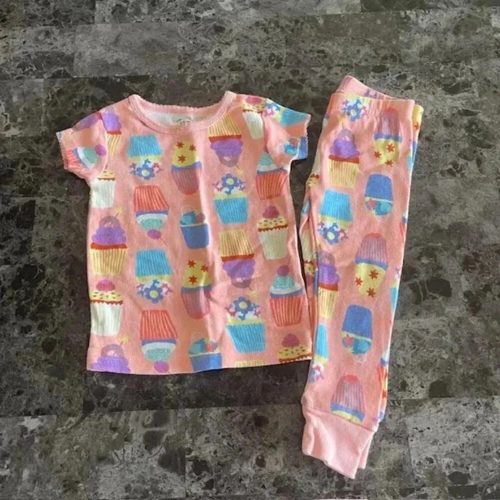 Carter's Toddler Girl Pajama Set (Size 12M) Pink with cupcake prints - Picture 2 of 9